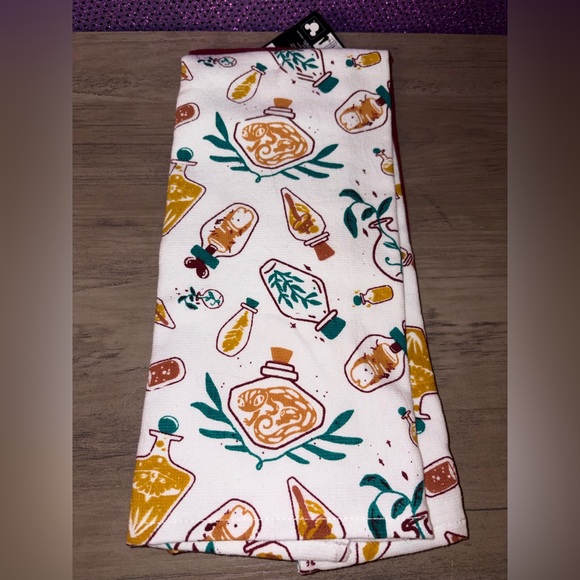 🆕💜 Disney Hocus Pocus Halloween Kitchen Towels Sanderson Sisters NWT - Picture 4 of 4